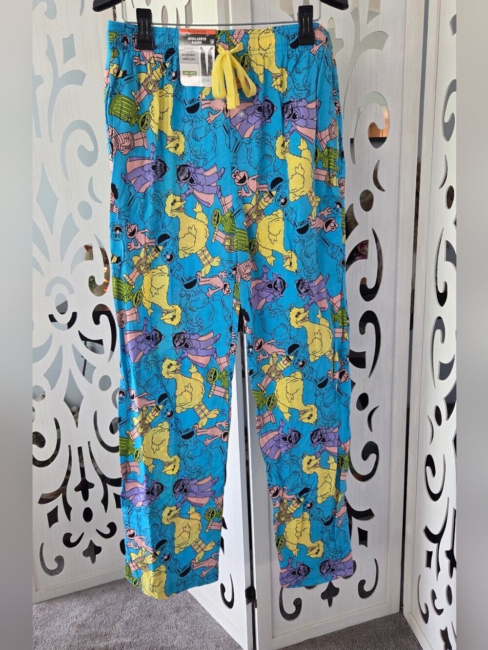 Sesame Street Mens Pajama Pants Medium NWOT Elmo Big Bird Cookie Monster Sleep